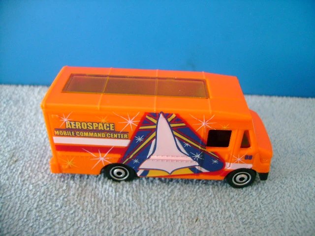 2012 Express Delivery Truck Orange: No package: Image 2
