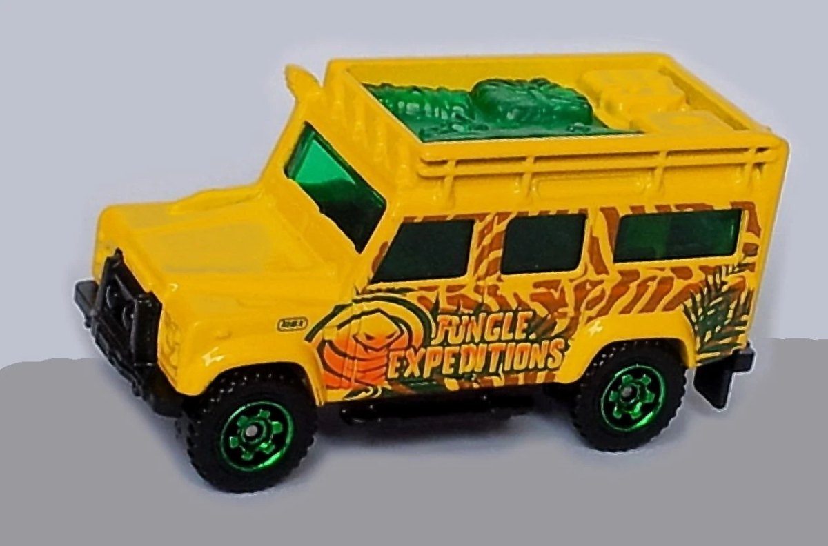 2012 Land Rover Defender 110 Yellow: No package: Image 2