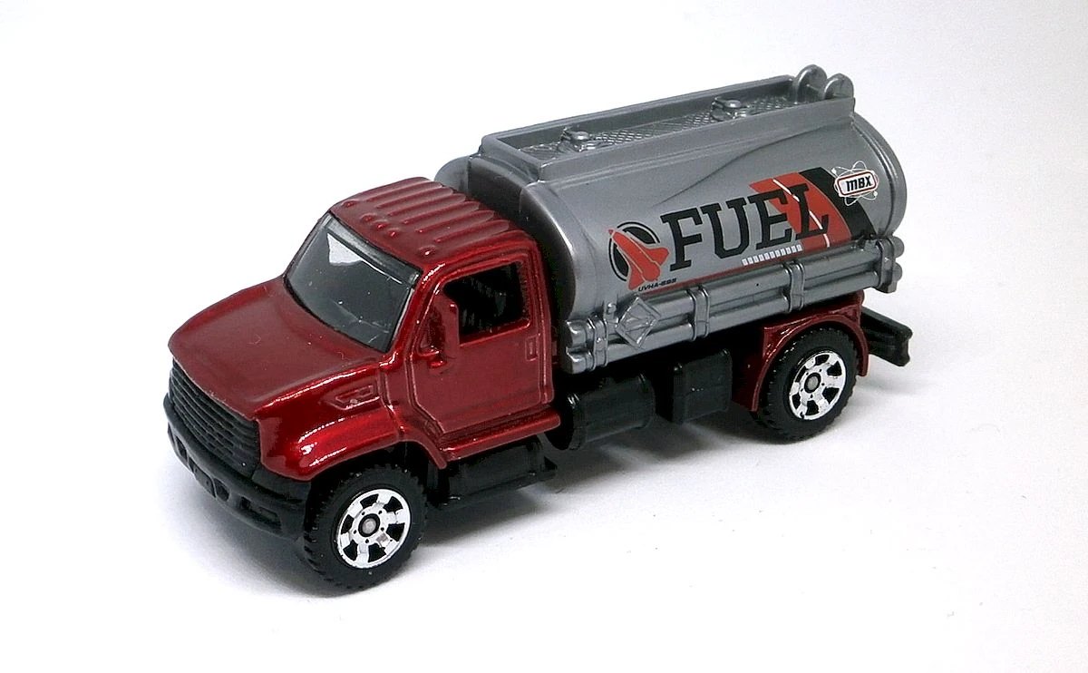 2014 Utility Tanker: No package: Image 2