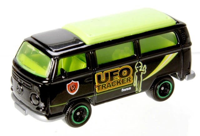 2013 Volkswagen T2 Bus Black: No package: Image 2