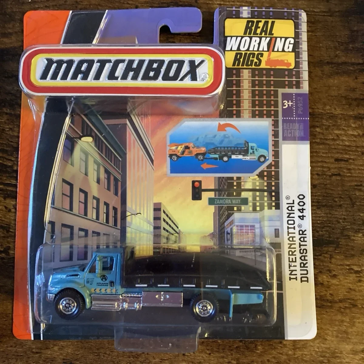 Hot Wheels International DuraStar 4400 Flatbed