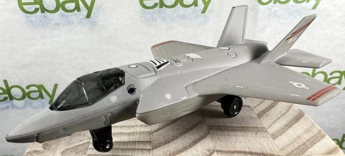2011 Lockheed Martin F-35B Lightning II Grey: No package: Image 2