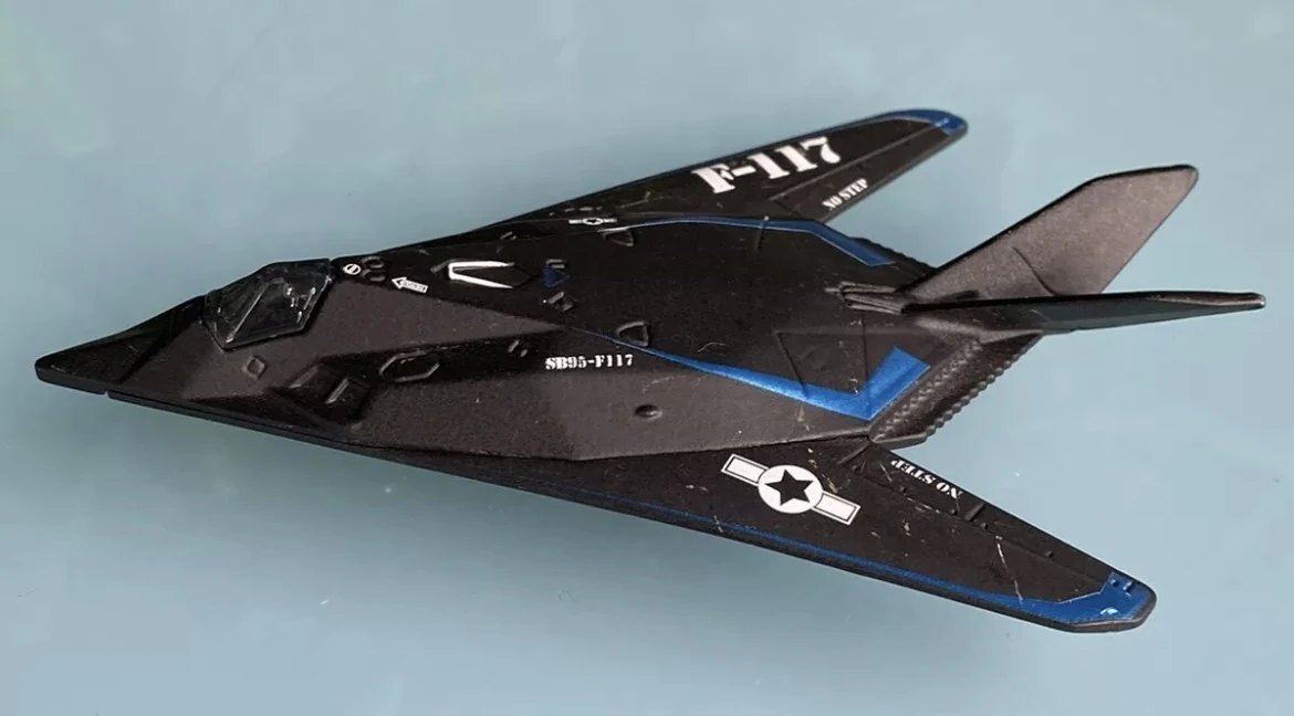 2011 Lockheed Martin F-117 Nighthawk Black: No package: Image 2