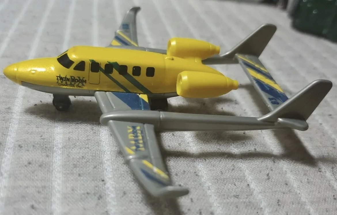 2011 Twin Boom Silver: No package: Image 2
