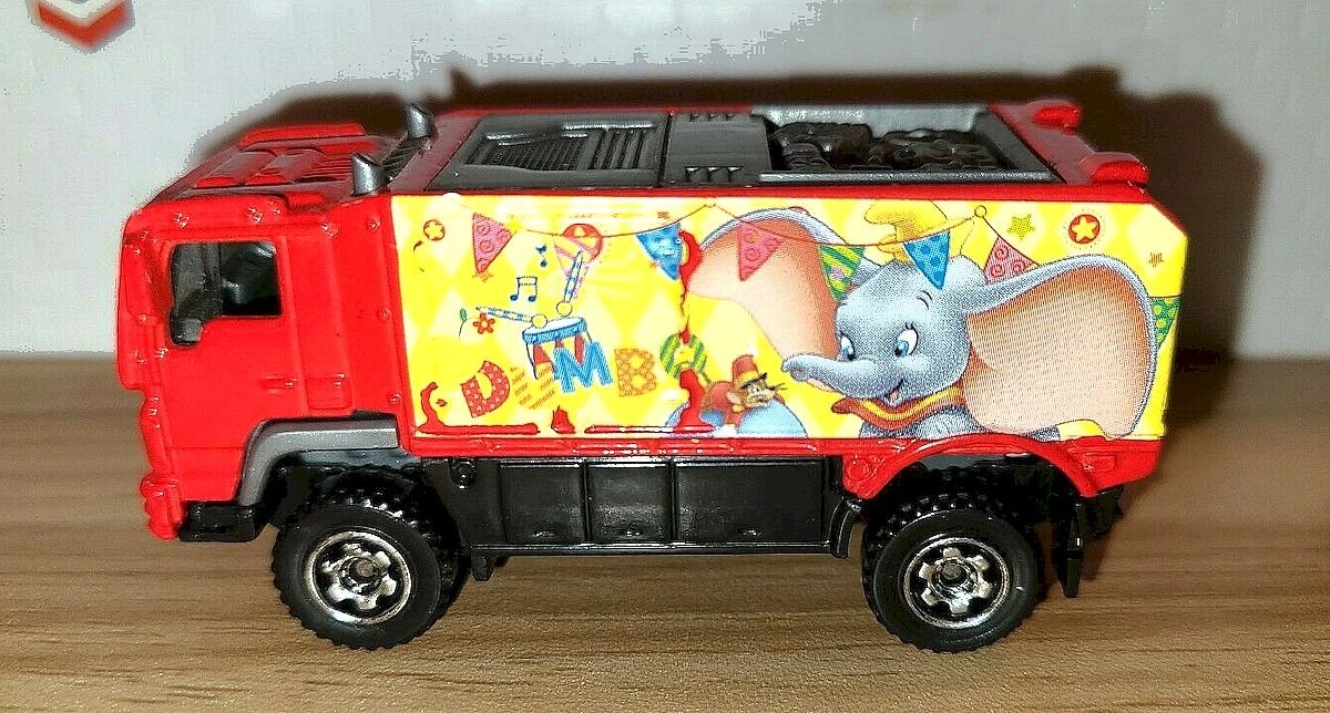 Hot Wheels Desert Thunder V16