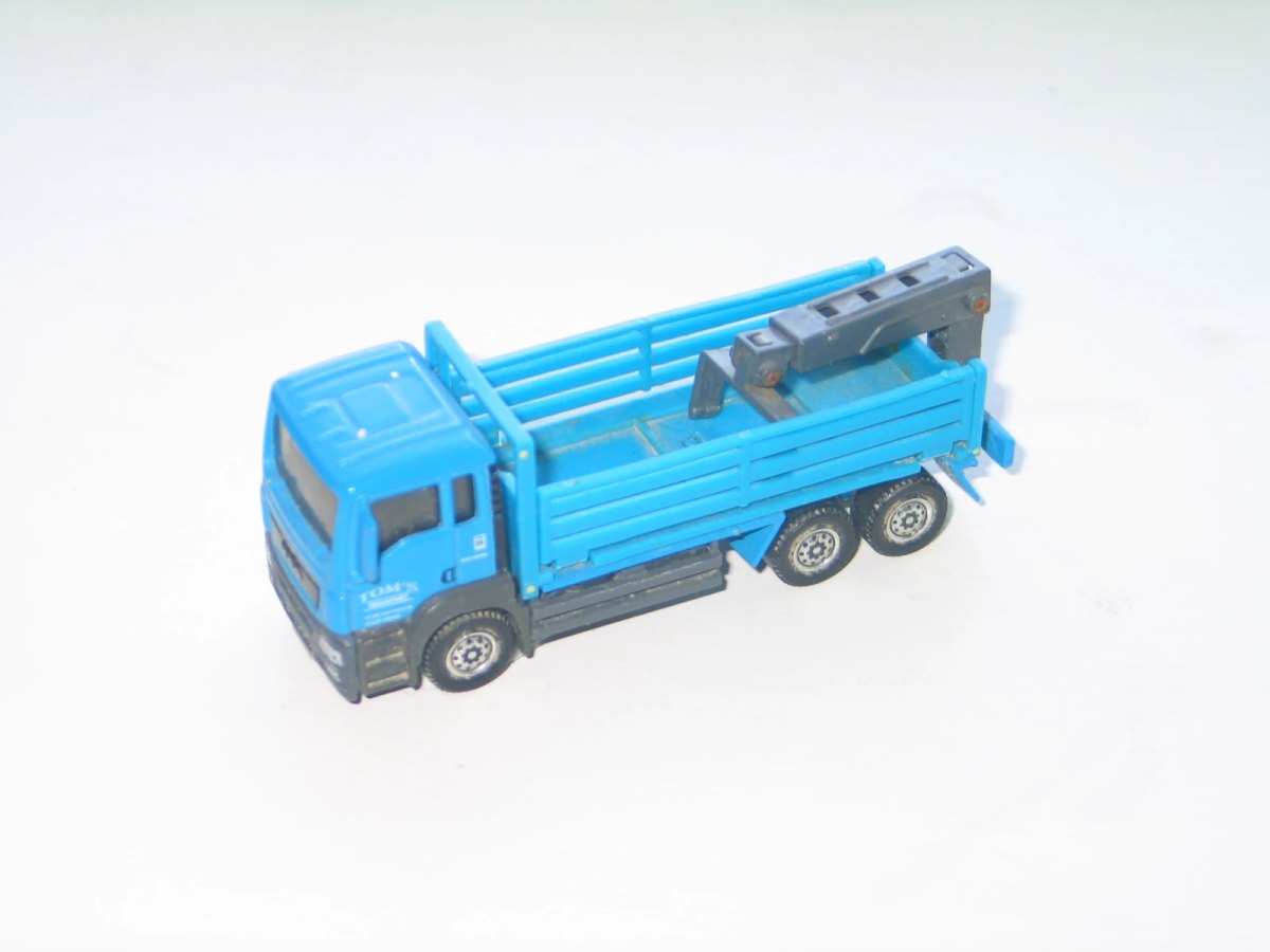 Hot Wheels MAN TGS Flatbed Cargo Hauler
