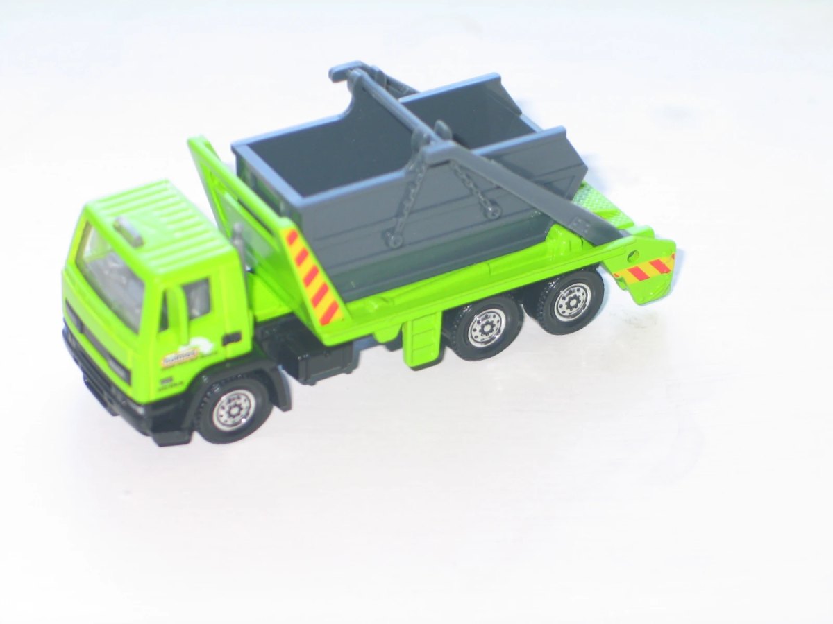 Hot Wheels DAF Skip Truck