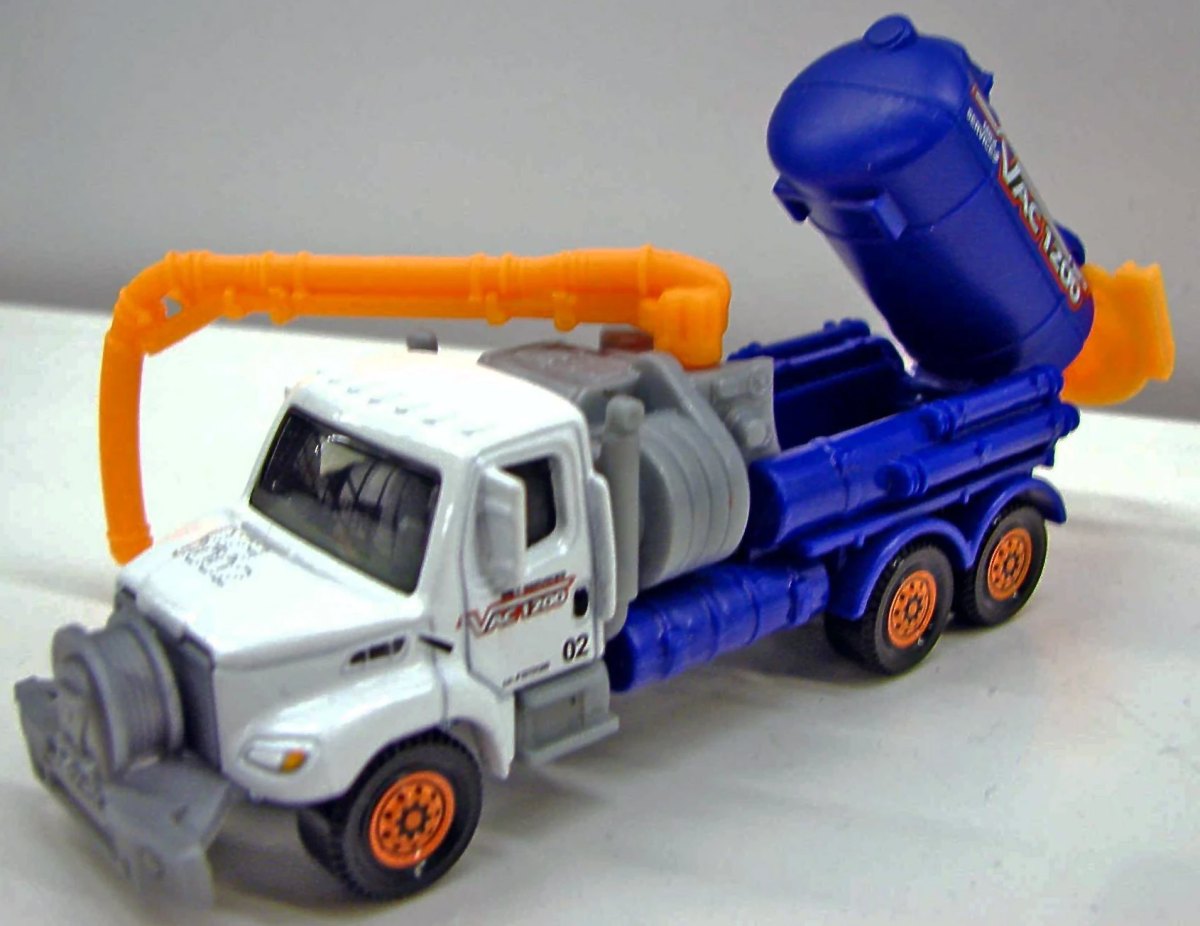 Hot Wheels Freightliner Business Class M2 106 Vacuum Truck