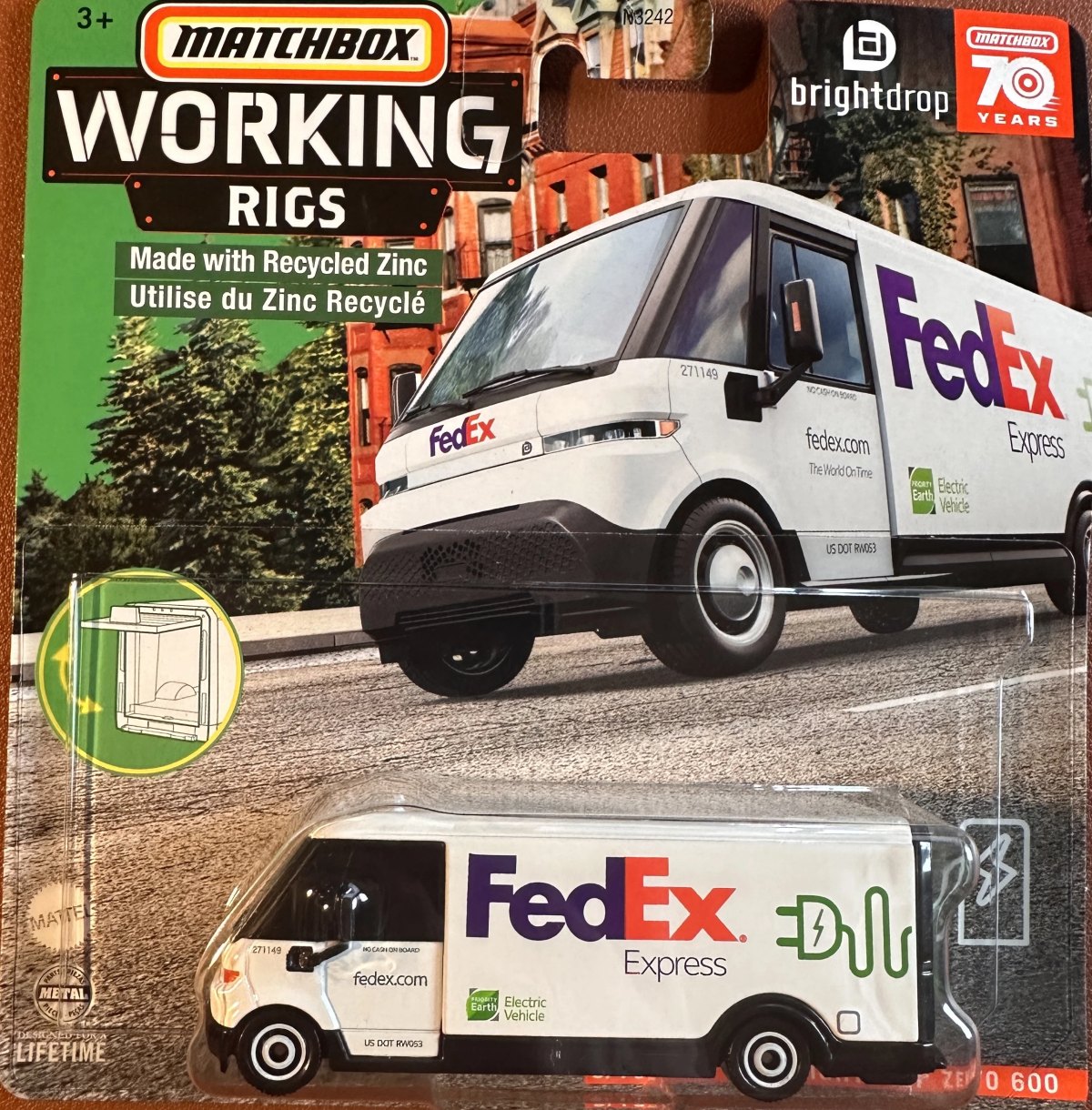 Hot Wheels GM BrightDrop Zevo 600