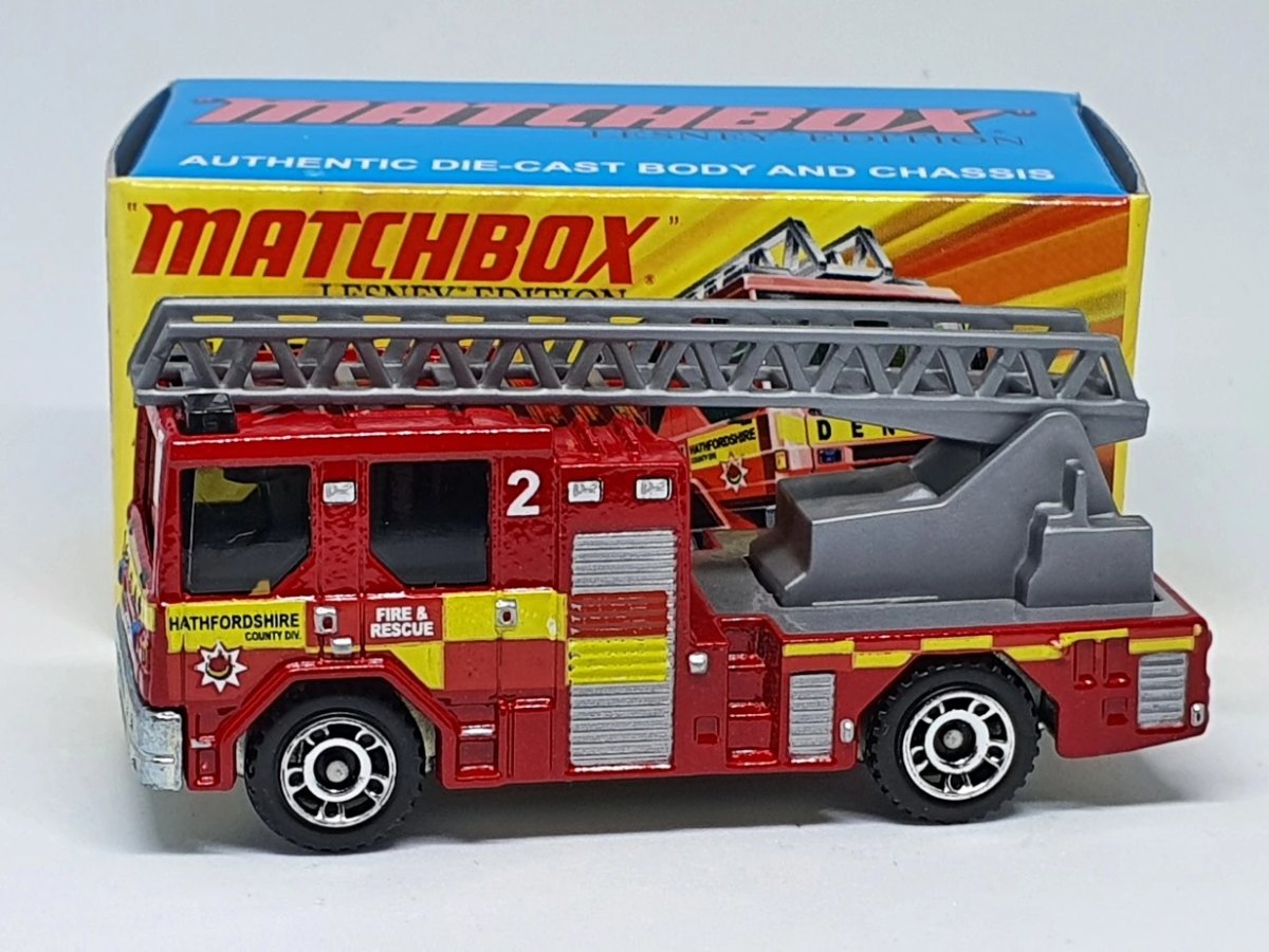 Hot Wheels Dennis Sabre