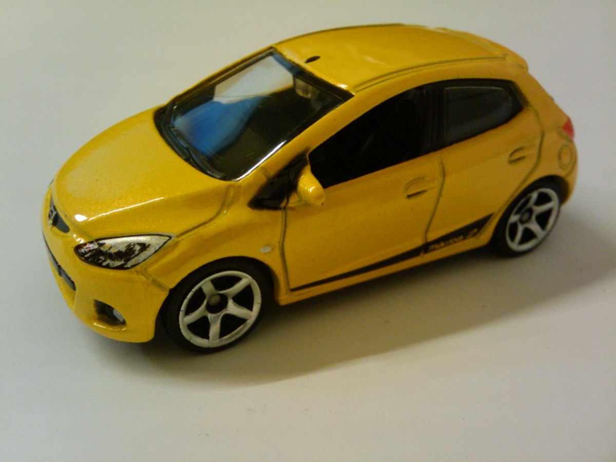 2009 2008 Mazda 2: No package: Image 2