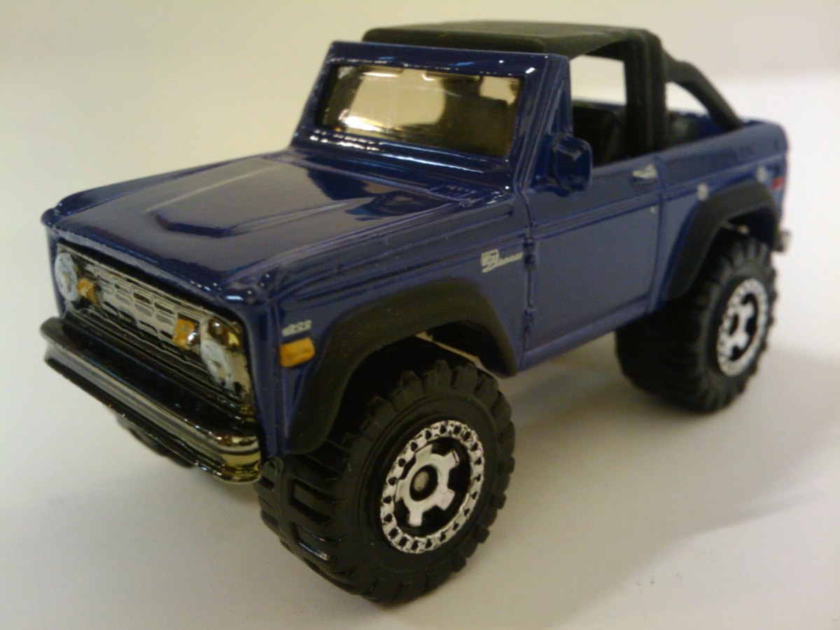 2008 72 Ford Bronco 4x4 Purple: No package: Image 2