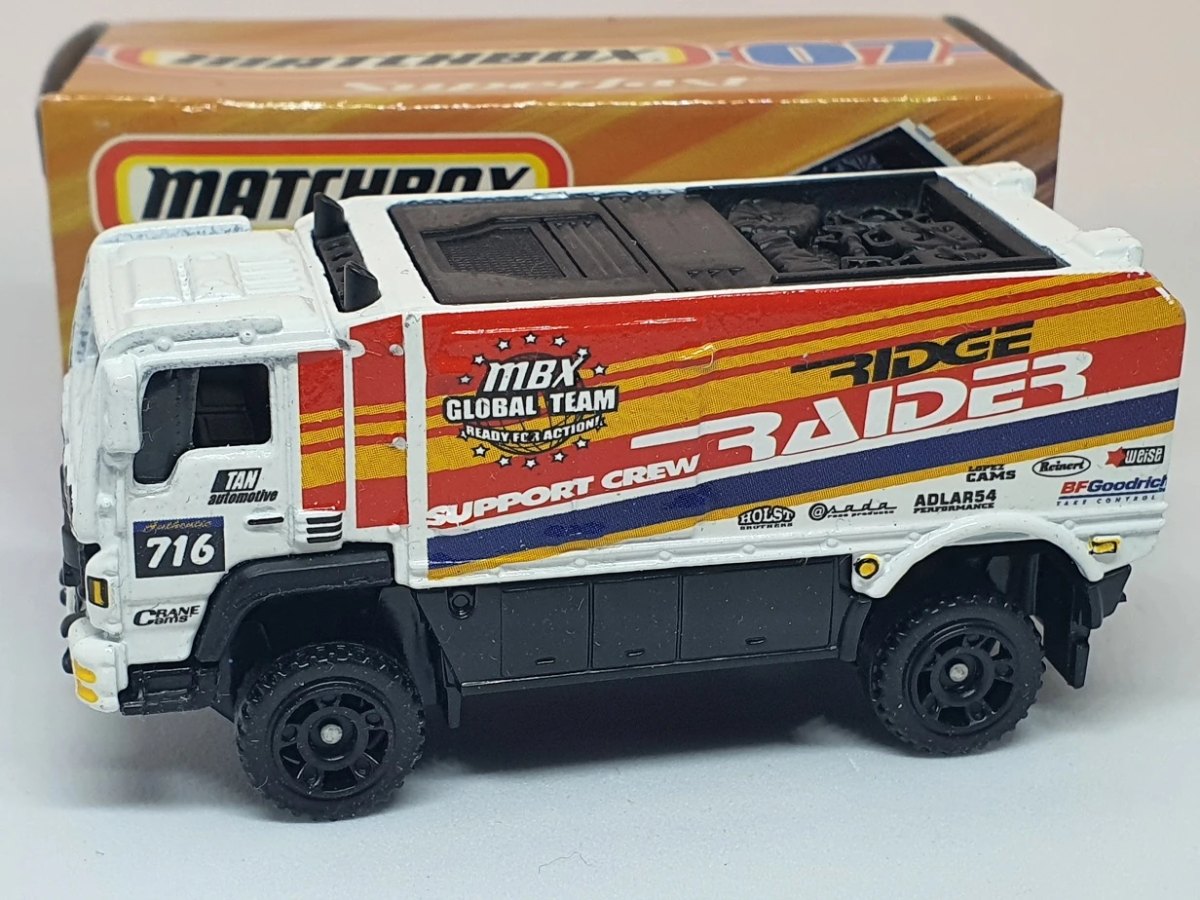 Hot Wheels Desert Thunder V16