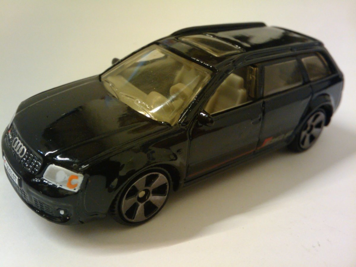 2008 Audi RS6 Avant Black: No package: Image 2