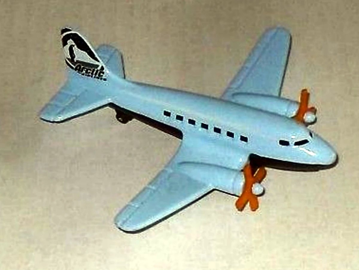 2007 Airliner Red: No package: Image 2
