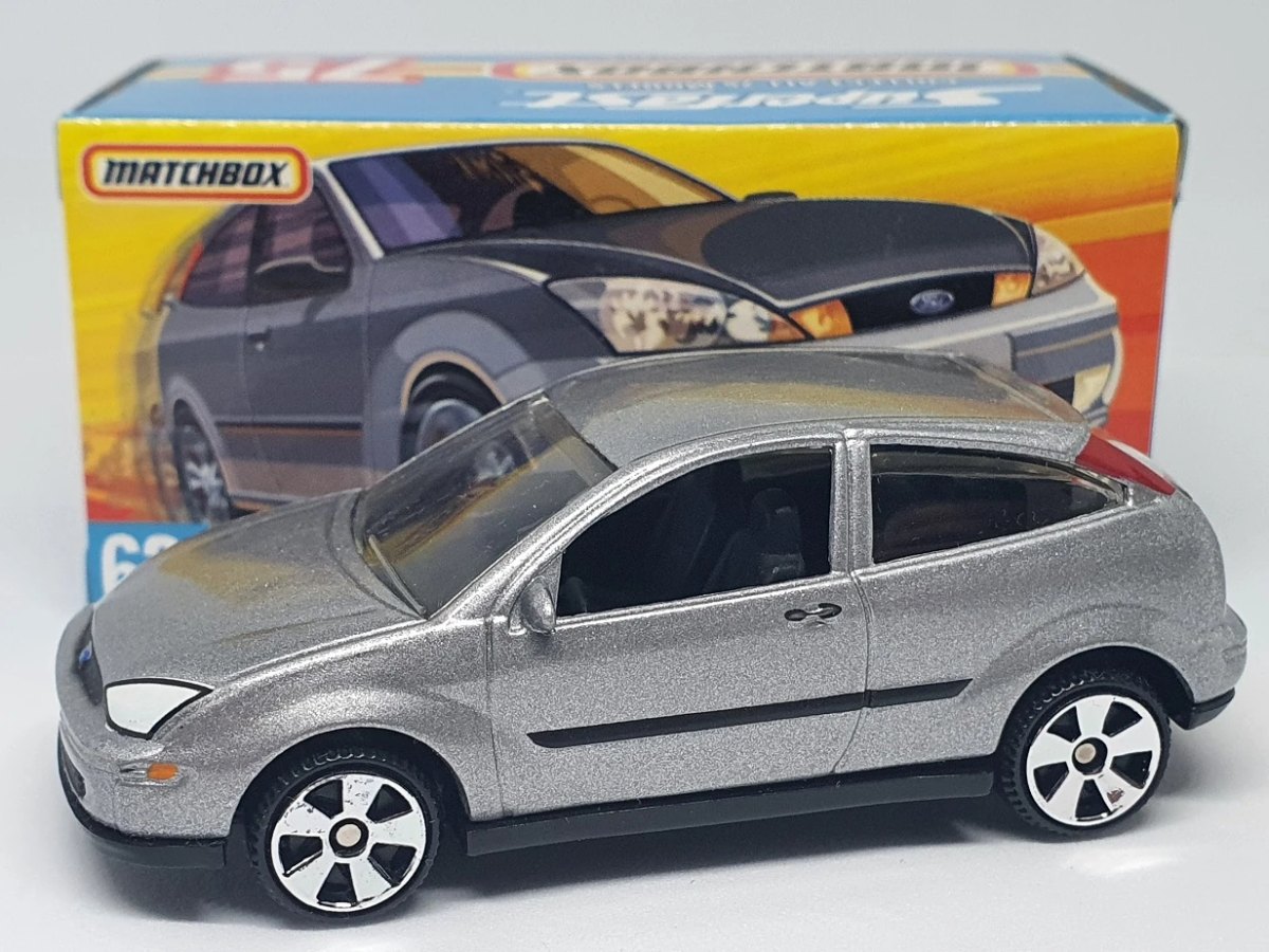 2006 Ford Focus Silver: No package: Image 2