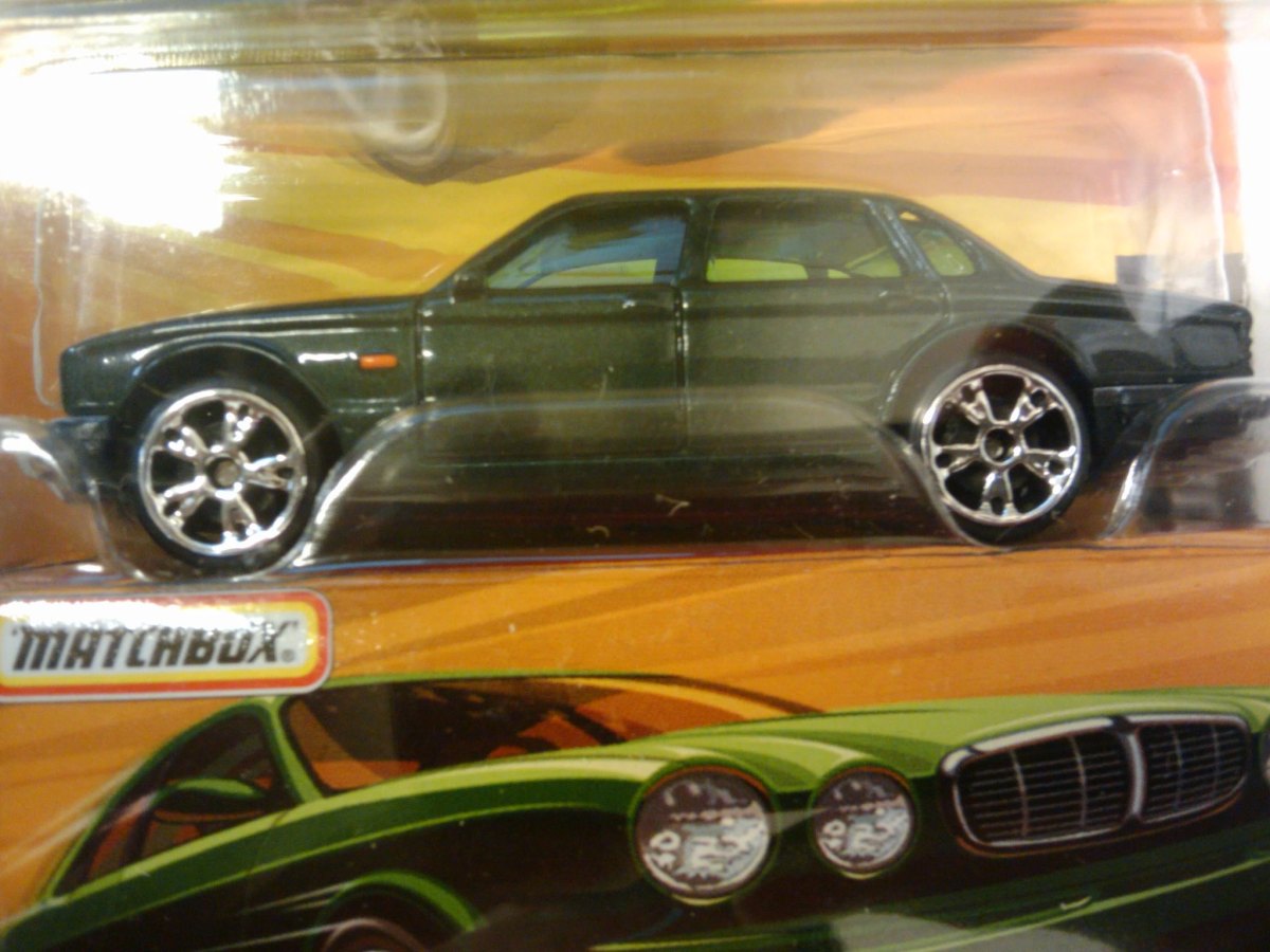 Hot Wheels Jaguar XJ6