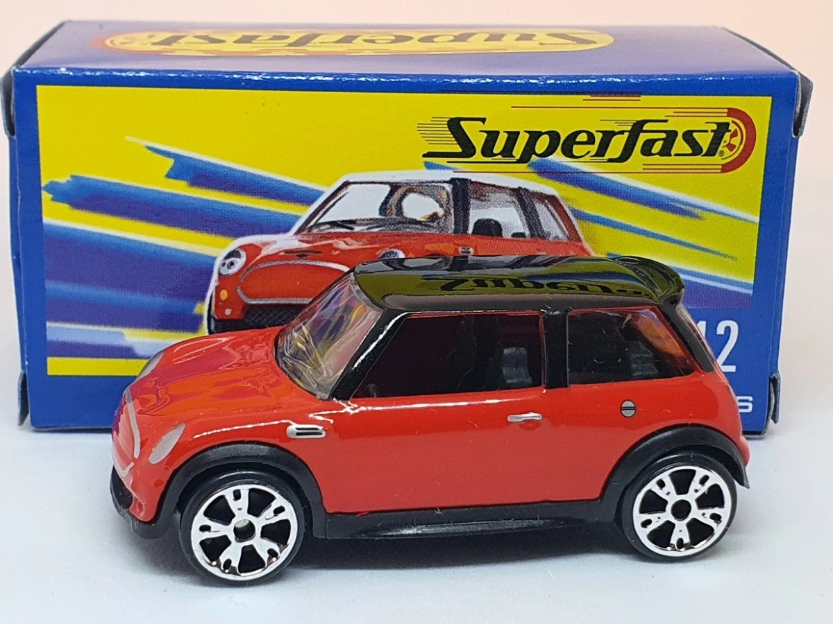 2004 Mini Cooper S Red: No package: Image 2