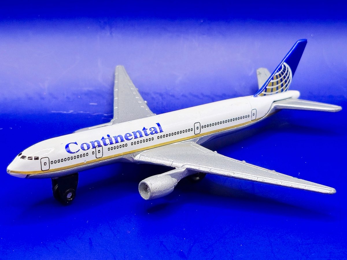 2002 Boeing 777-200: No package: Image 2