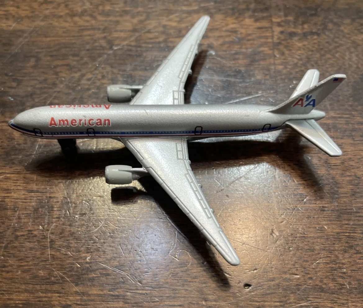 2000 Boeing 777-200 Silver: No package: Image 2