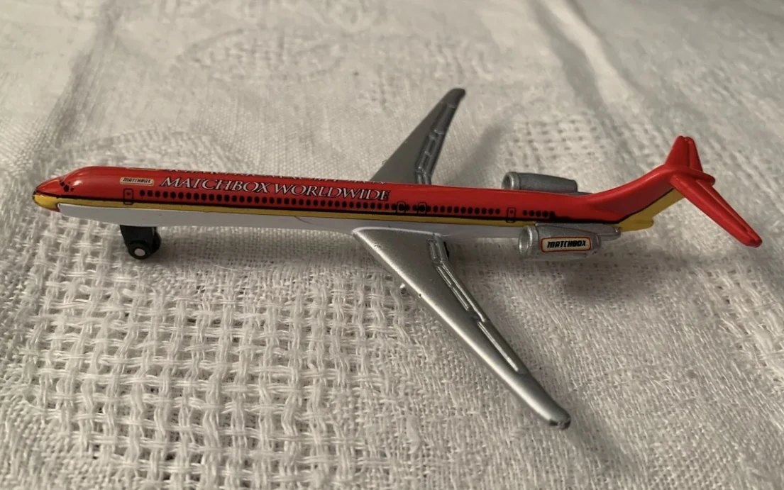 2000 Mcdonnell Douglas MD-90 Red: No package: Image 2