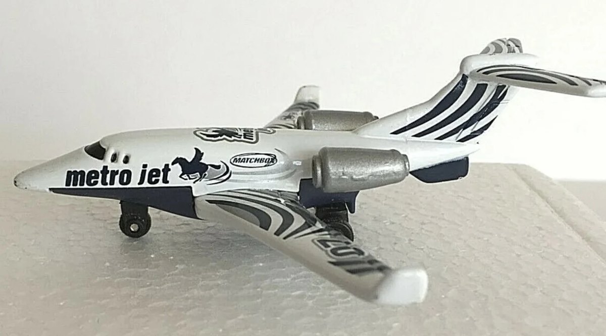 2003 Business Jet White: No package: Image 2