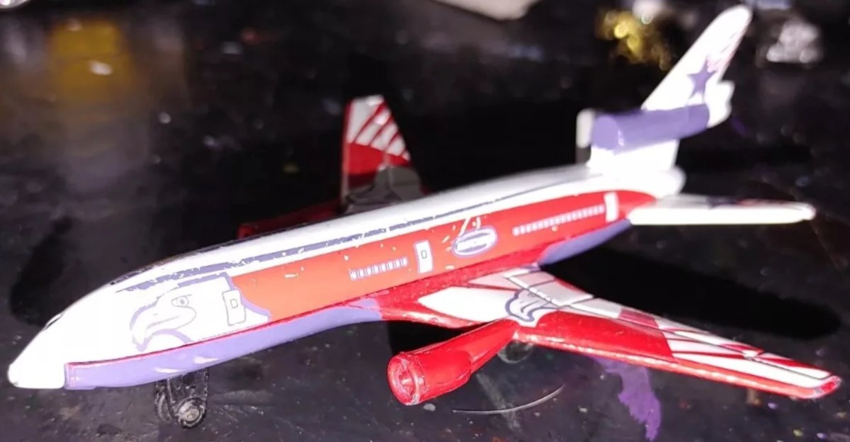2004 DC-10 Blue: No package: Image 2
