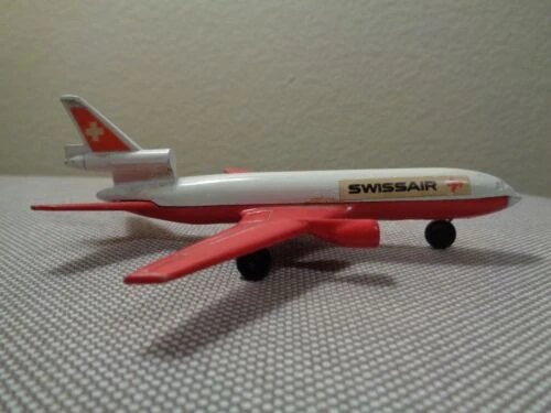 1977 DC10: No package: Image 2