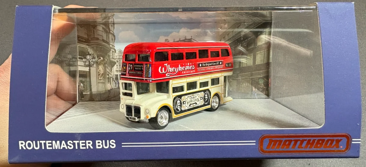 Hot Wheels Routemaster Bus