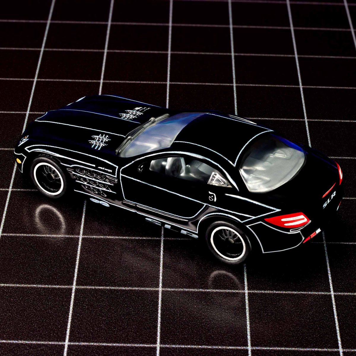 2024 Mercedes-Benz SLR McLaren Black: Image 8