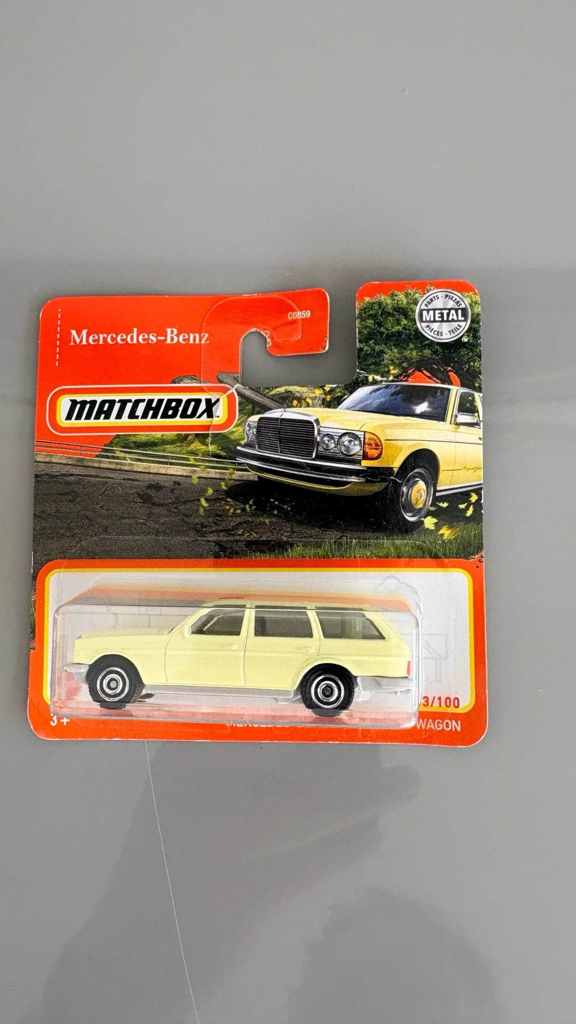 Hot Wheels 80 Mercedes-Benz W123 Wagon