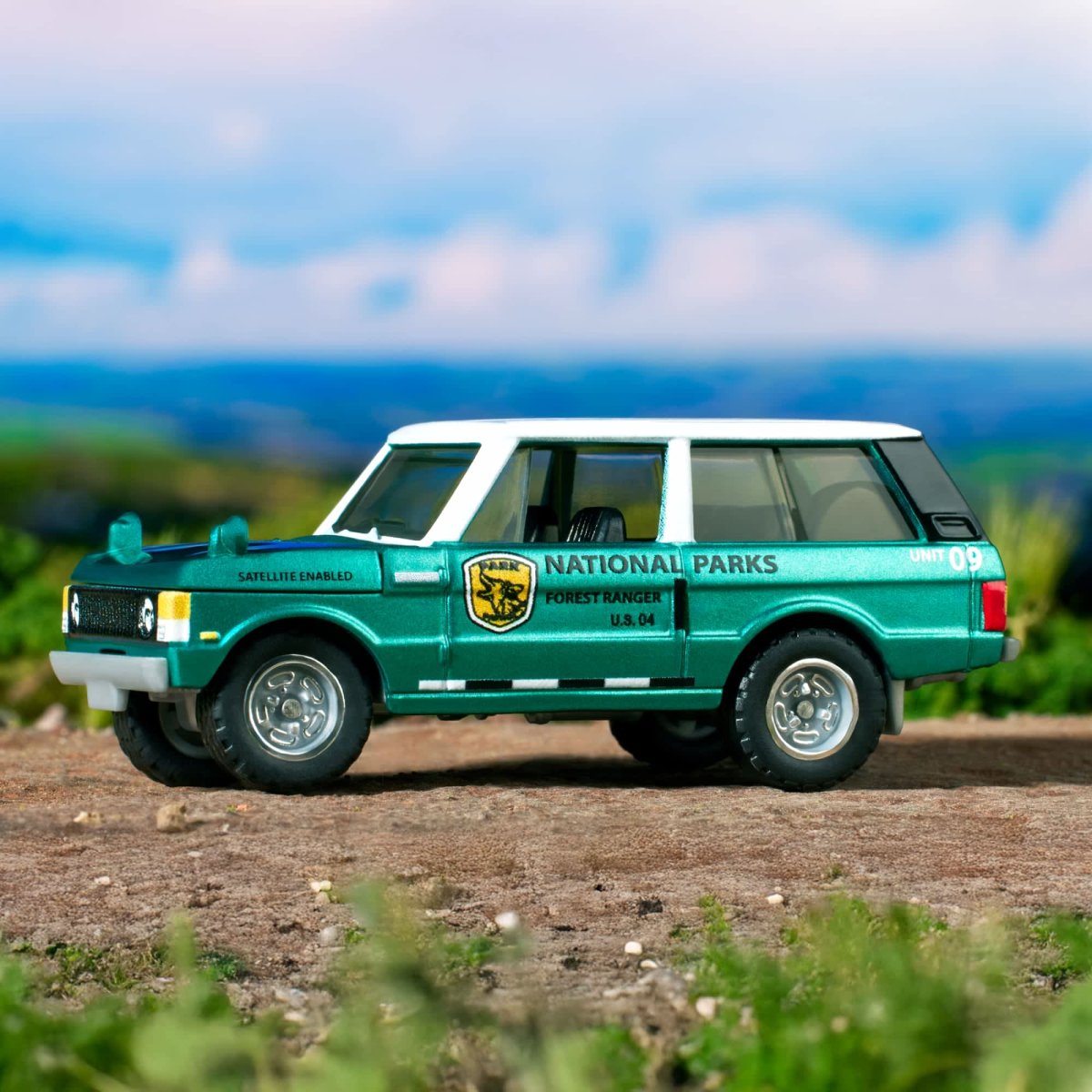 2025 1975 Range Rover Green: Image 7