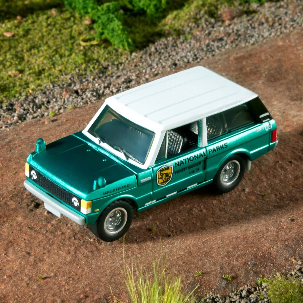 2025 1975 Range Rover Green: Image 4