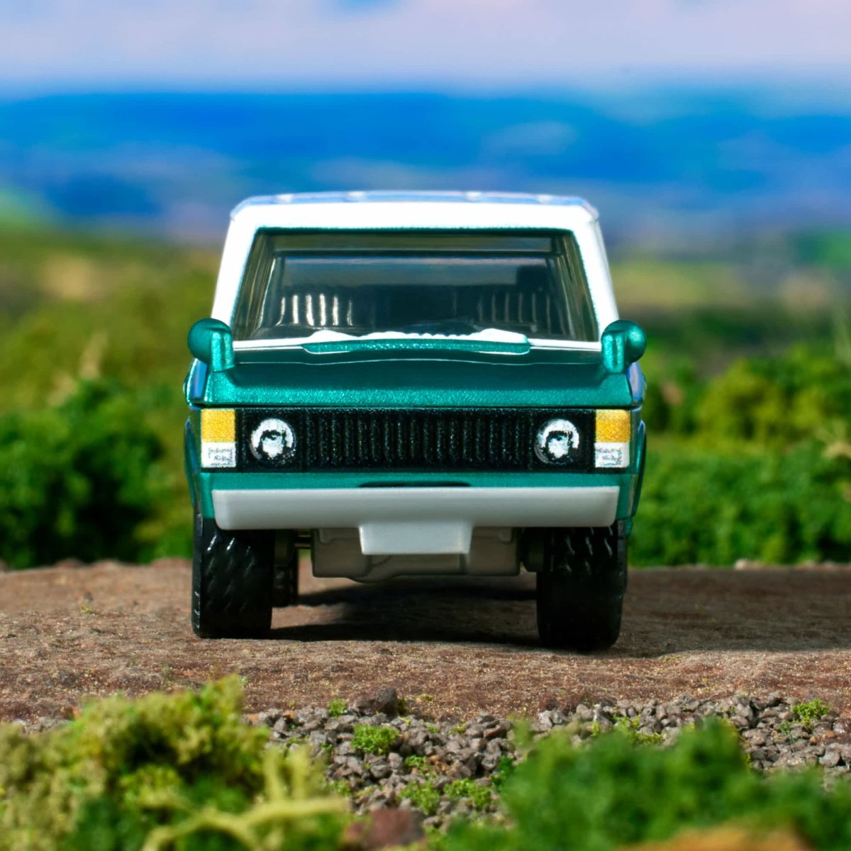 2025 1975 Range Rover Green: Image 8
