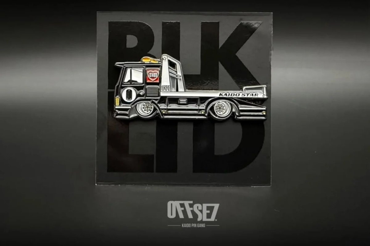 2026 Nissan Skyline 2000GT-R BLKLTD Silver: Image 3