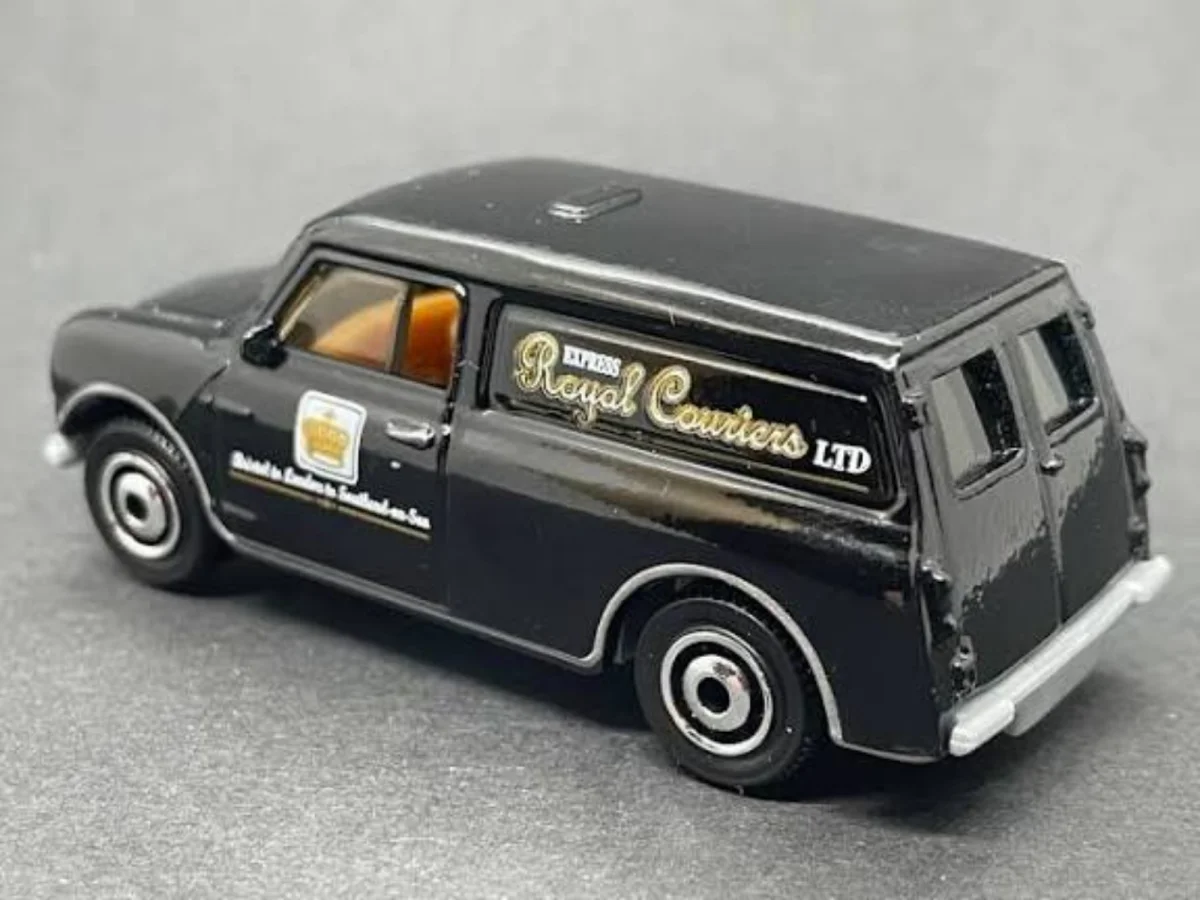 2011 Austin Mini Van Black: Image 2