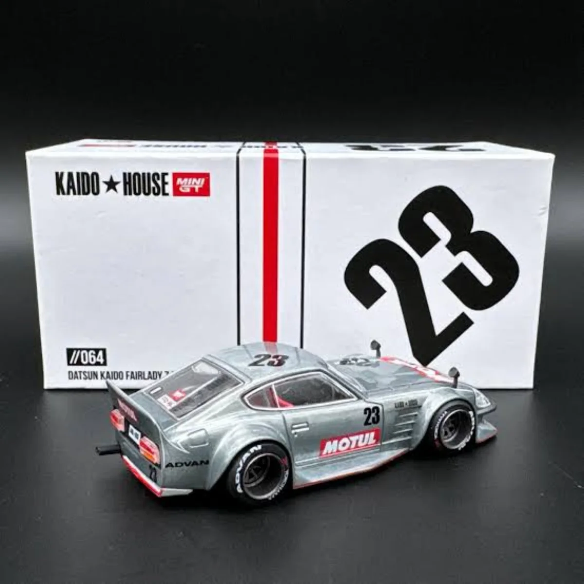 2023 Datsun KAIDO Fairlady Z MOTUL V3: Box: Image 3