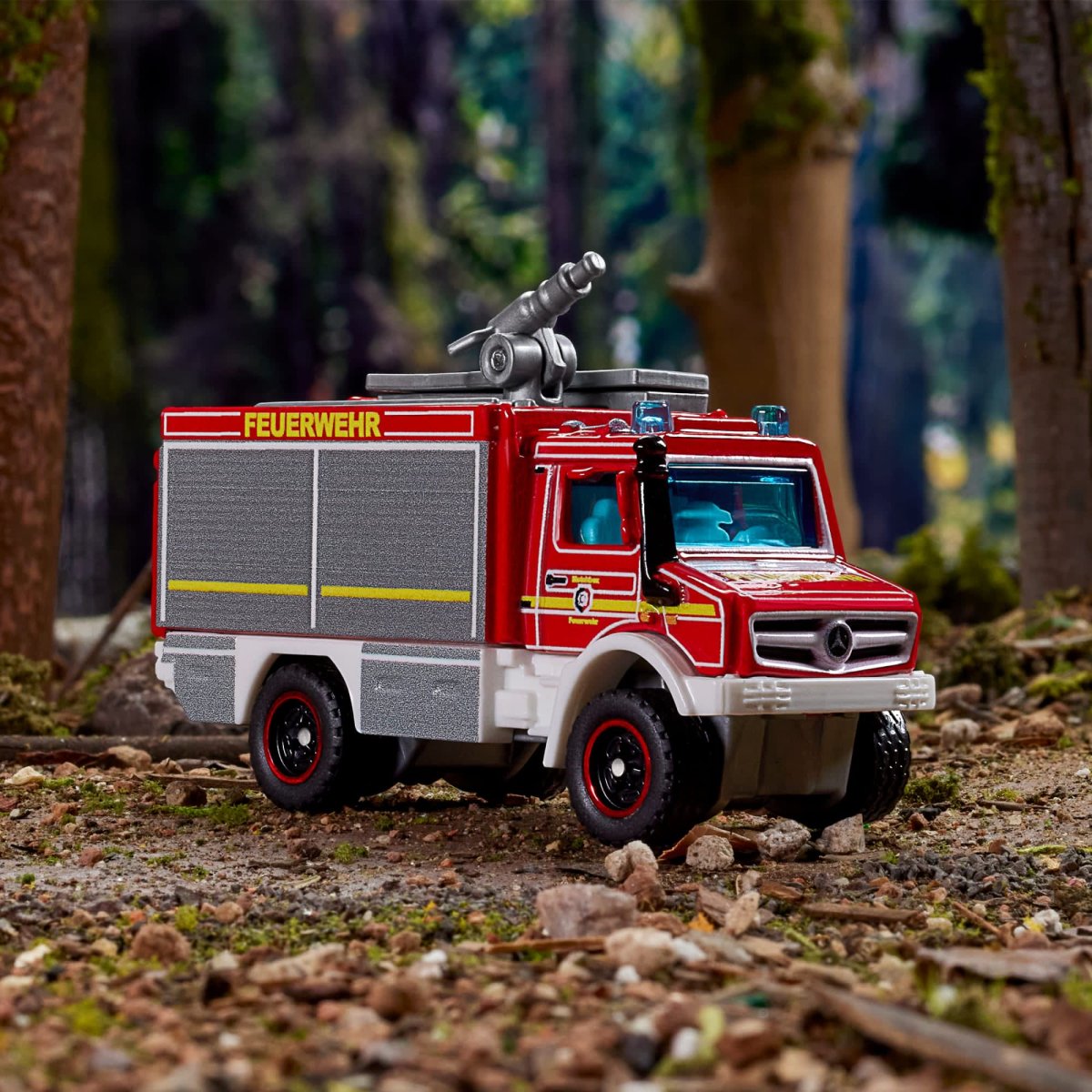 2024 Mercedes-Benz Unimog Fire Truck Red: Image 10