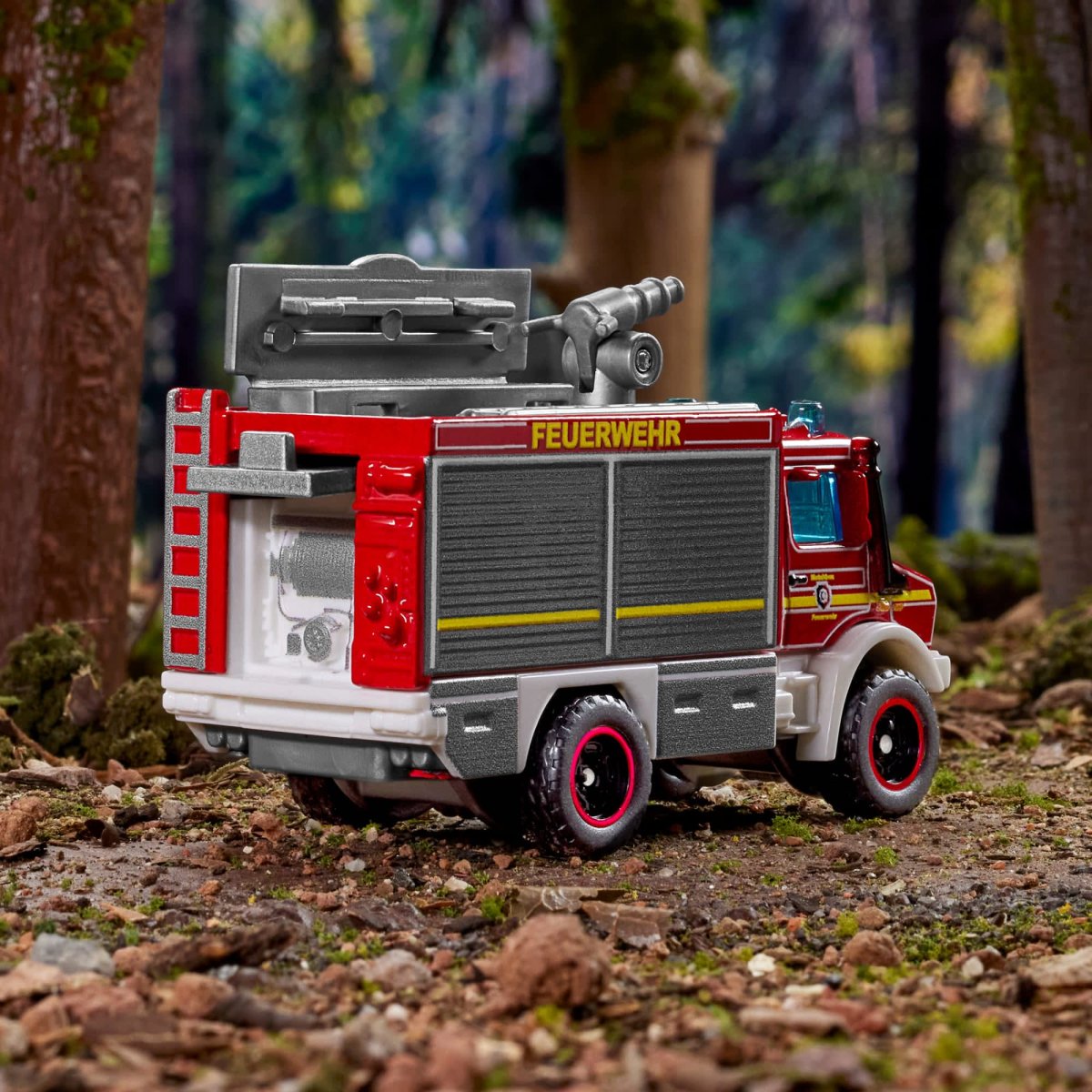 2024 Mercedes-Benz Unimog Fire Truck Red: Image 9