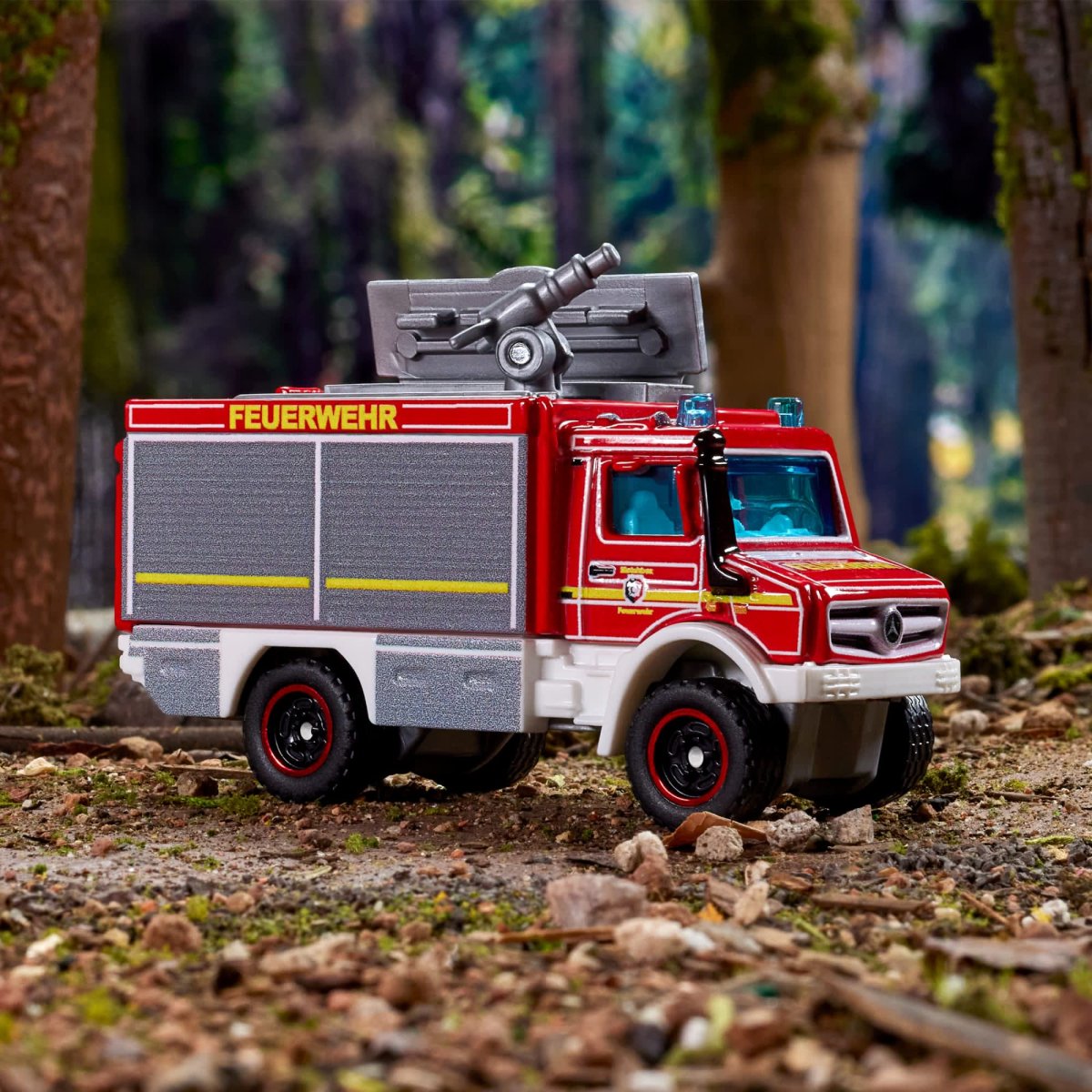 2024 Mercedes-Benz Unimog Fire Truck Red: Image 2
