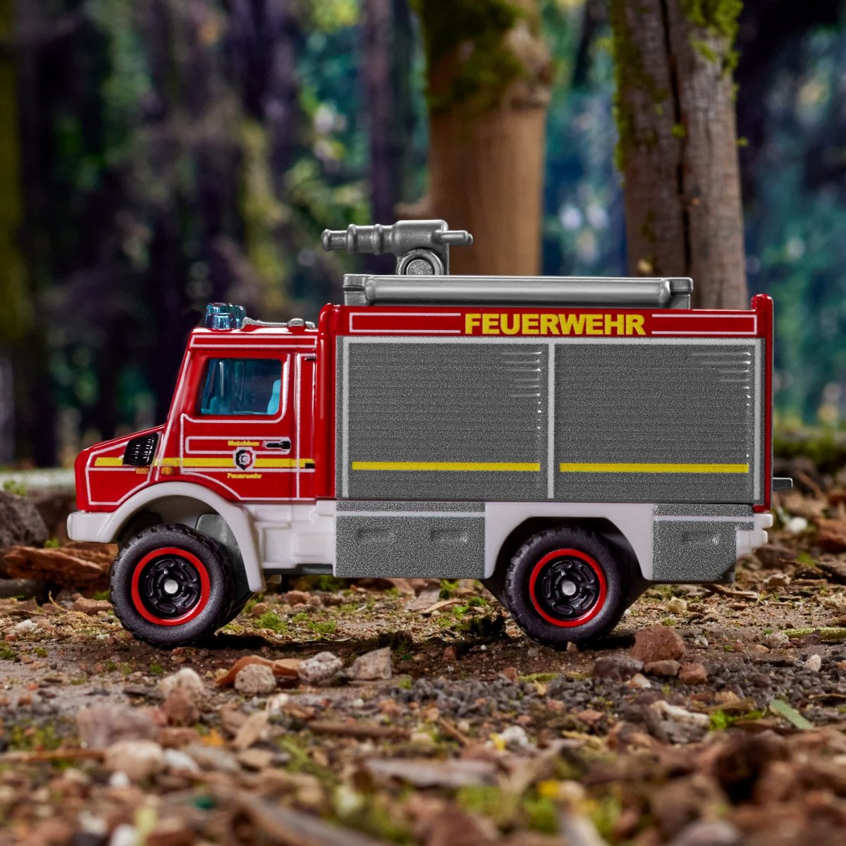 2024 Mercedes-Benz Unimog Fire Truck Red: Image 7