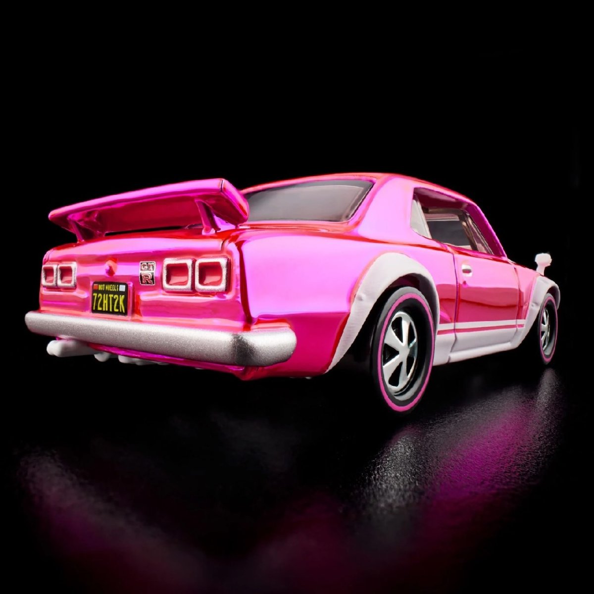 2026 1972 Skyline H/T 2000GT-R Pink: Image 13