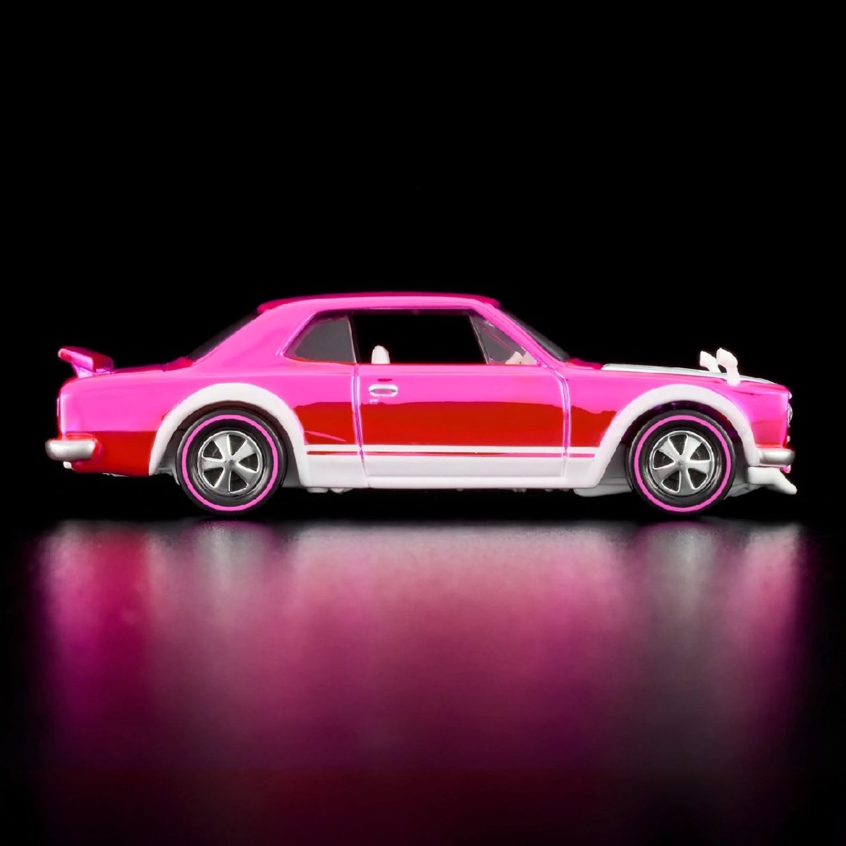 2026 1972 Skyline H/T 2000GT-R Pink: Image 6
