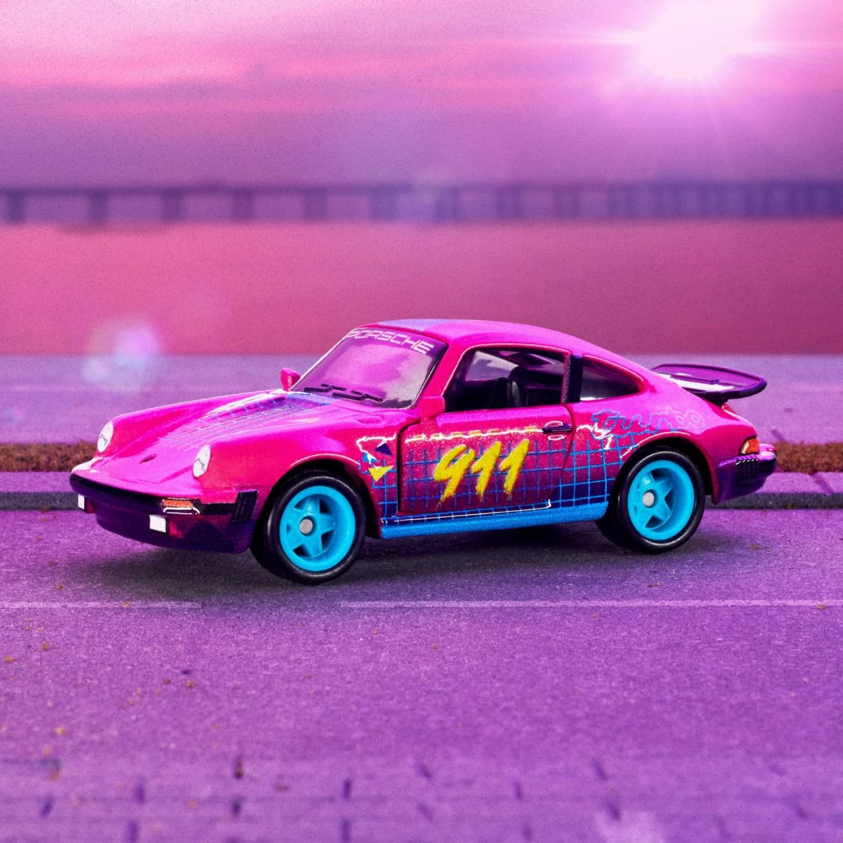 2023 80 Porsche 911 Turbo Pink: Image 2