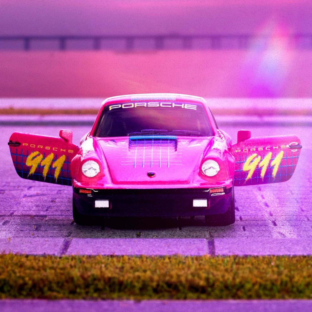 2023 80 Porsche 911 Turbo Pink: Image 7