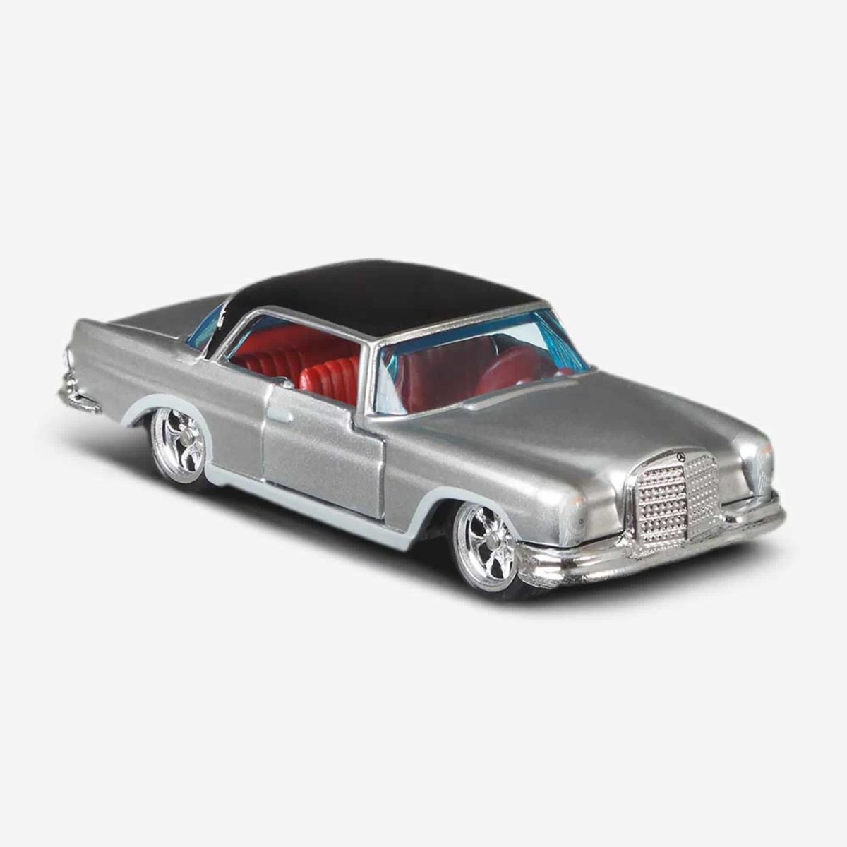 2021 Mercedes-Benz 220 SE Coupe Silver: Image 6