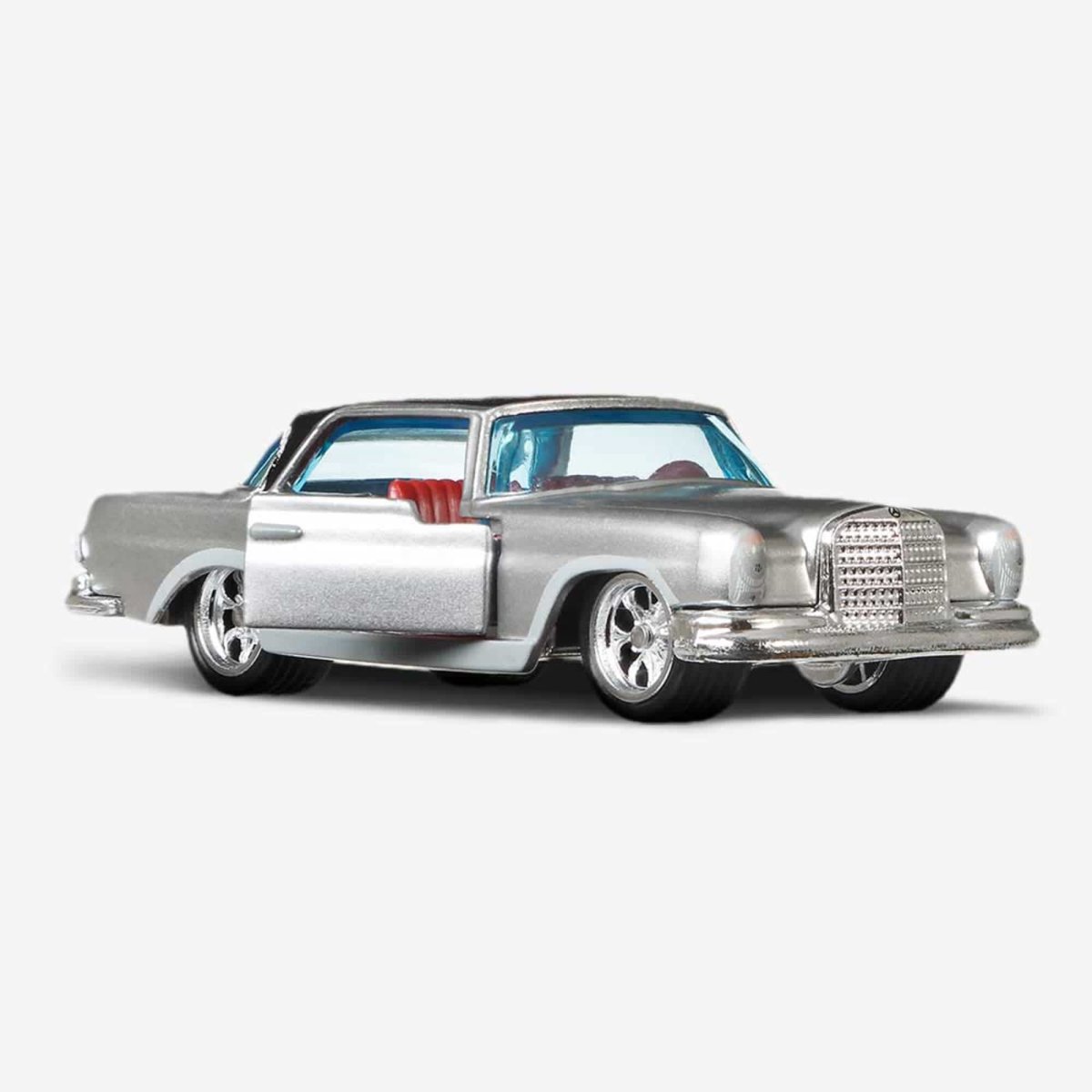 2021 Mercedes-Benz 220 SE Coupe Silver: Image 4
