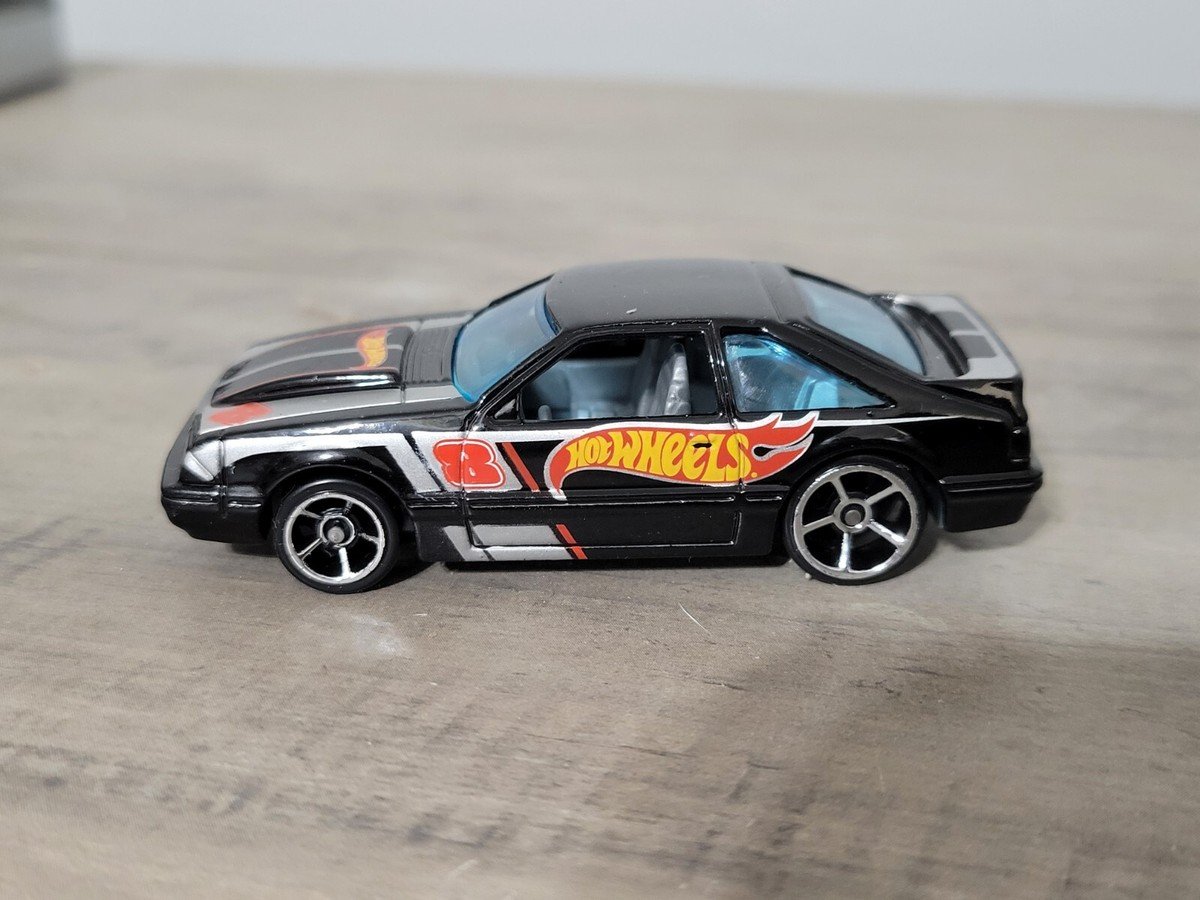 Hot Wheels 92 Ford Mustang