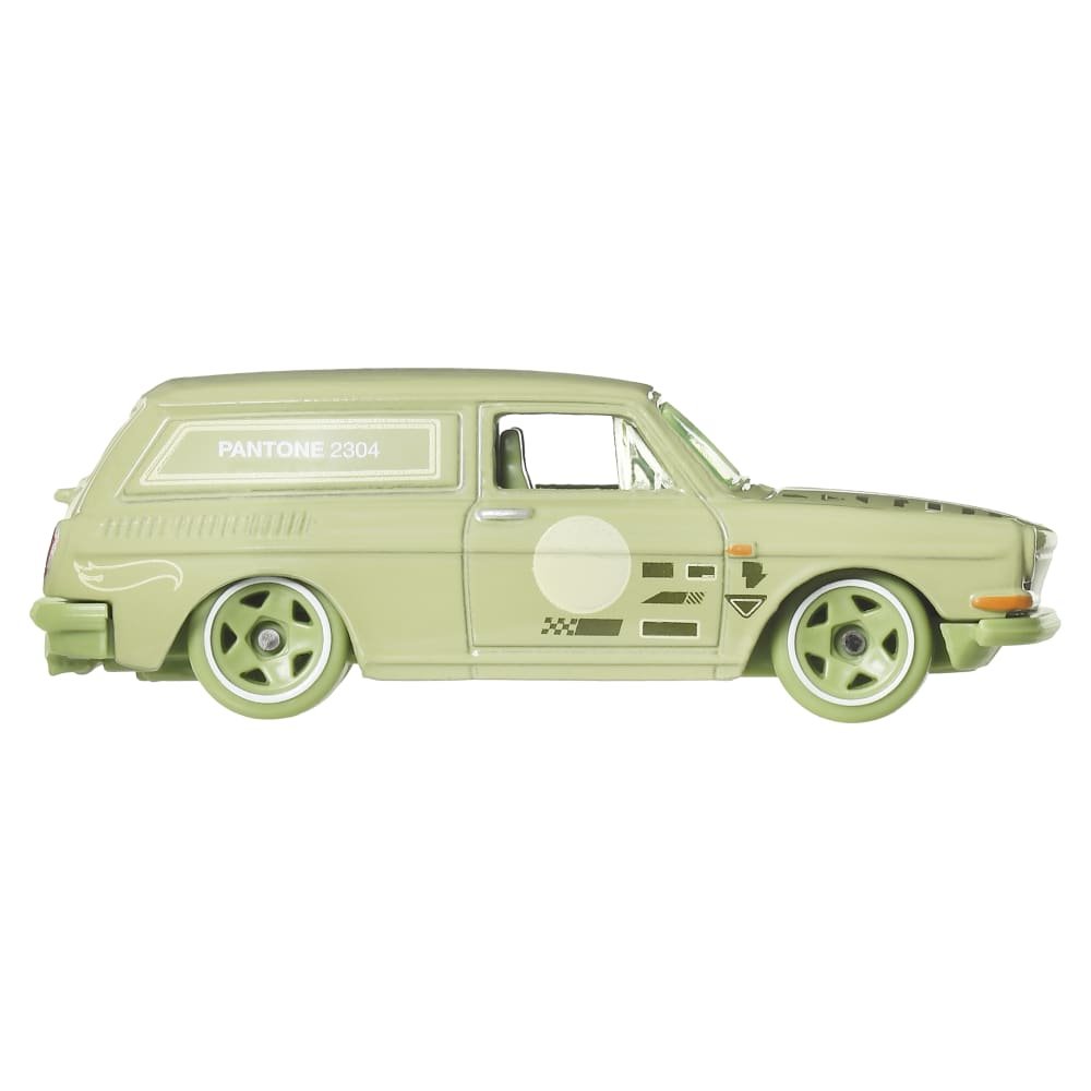 2026 Custom '69 Volkswagen Squareback Teal: Image 4