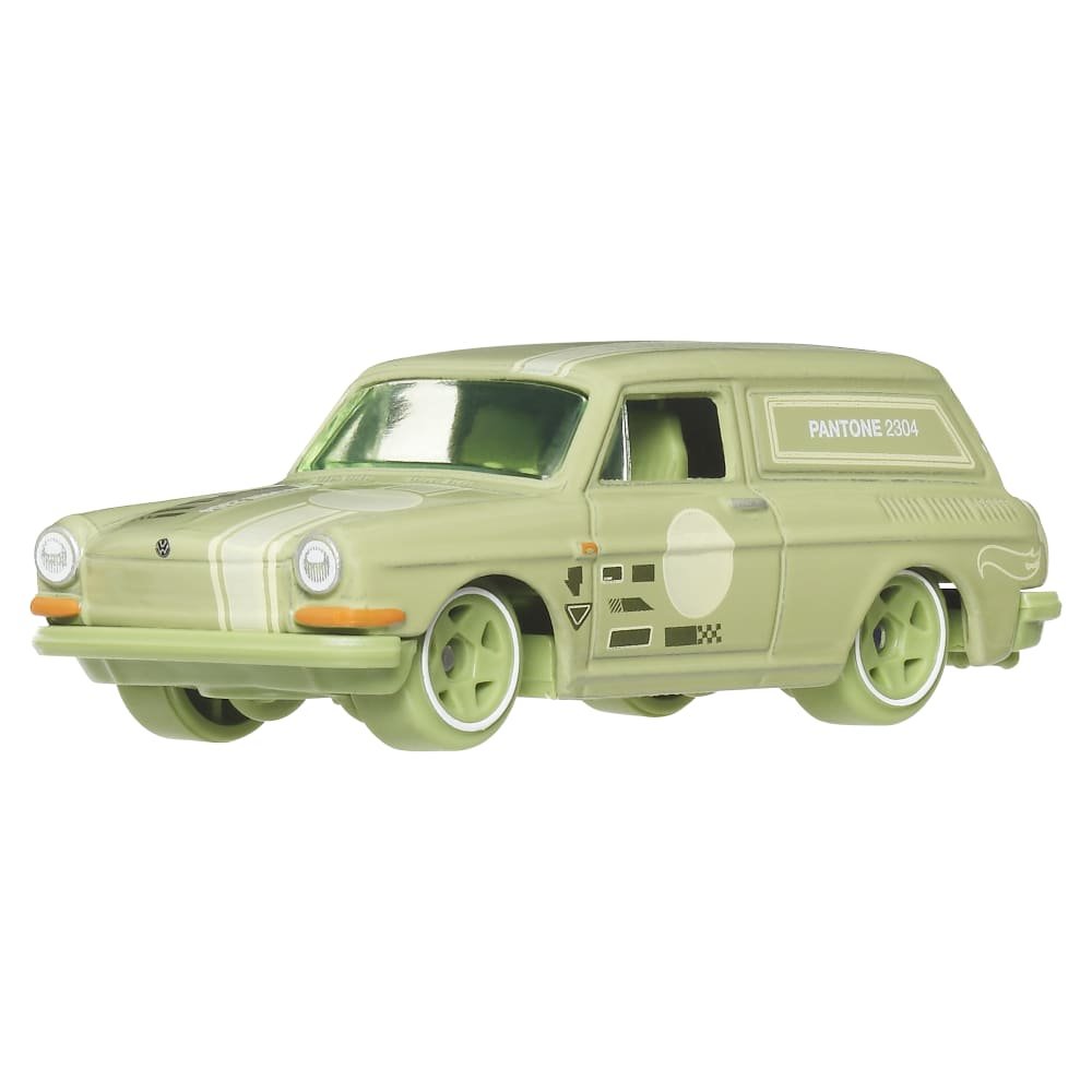 2026 Custom '69 Volkswagen Squareback Teal: Image 2